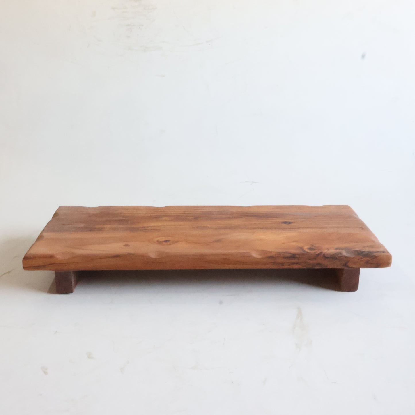 17.25"x7" Acacia Footed Cutting/Serving Board